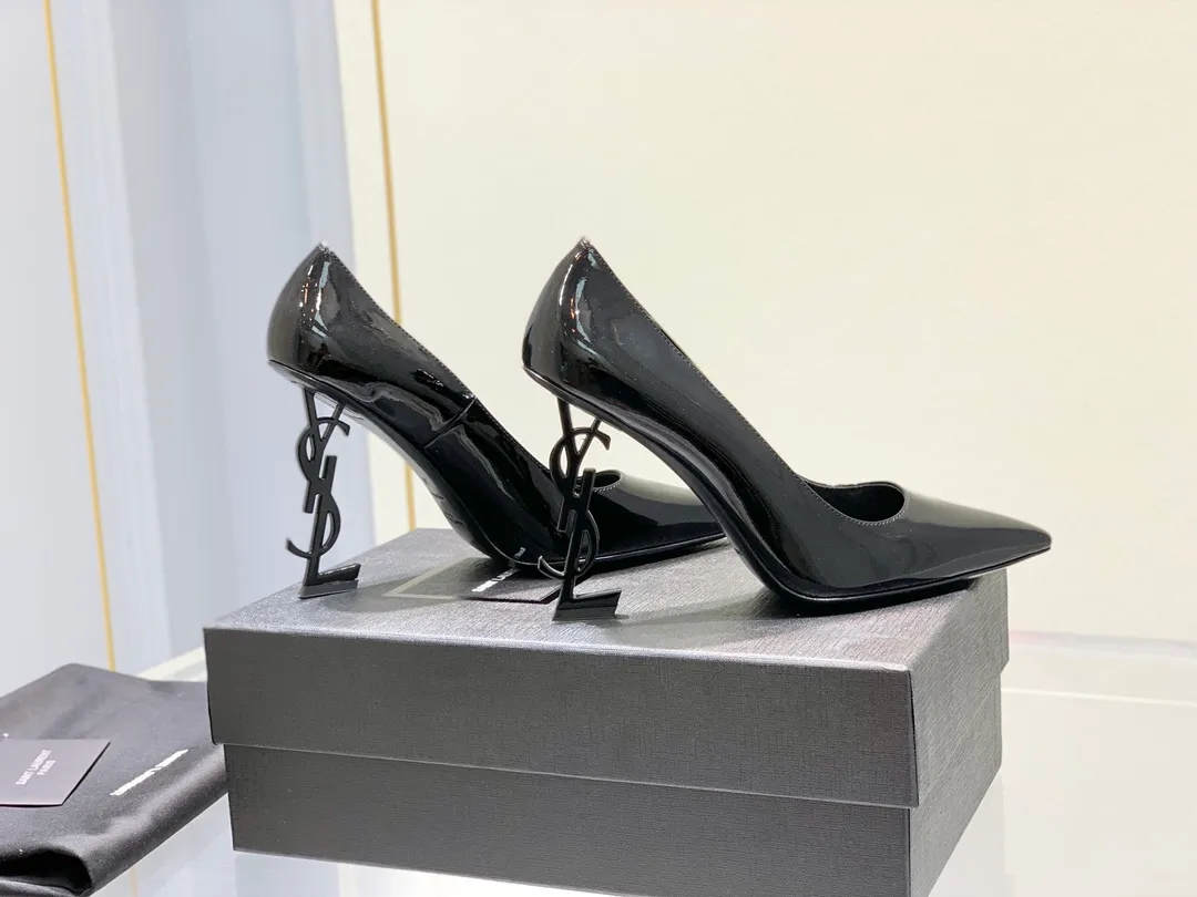👟👟Ex-factory price 560👟👟 ysl classic letter high heels, a high-heeled item that is directly regarded as a god, elegant in capital letters! Selected imported calfskin material, crystal sheepskin lining, Italian imported cowhide sole, perfect shoe shape, fine routing, electroplated letter steel heels! Quality 35-39 (40 41 42 customized, non-refundable and non-exchangeable)